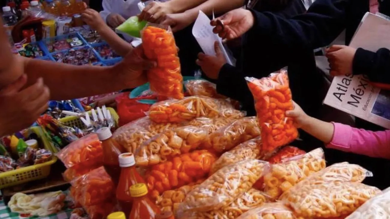 Zacatecas ampliará el veto a la comida chatarra en escuelas; también abordará celulares y salud mental